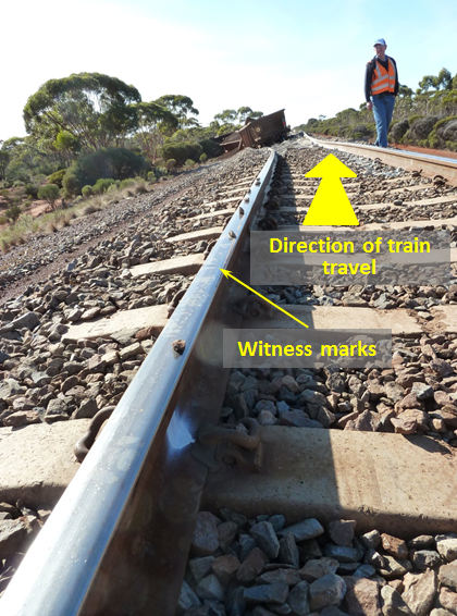 Figure 5: Witness marks at PoD (600.729 km) shown by line of stones on rail head